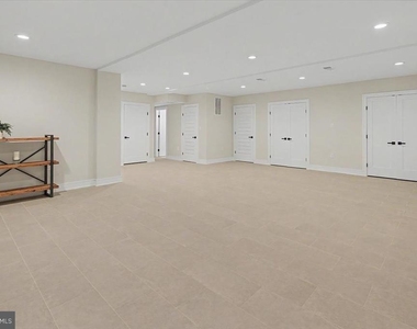 2902 Vista Street Ne - Photo Thumbnail 75