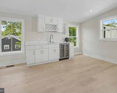2902 Vista Street Ne - Photo Thumbnail 65