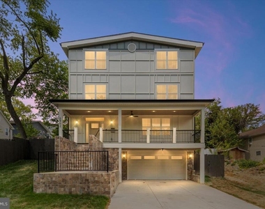 2902 Vista Street Ne - Photo Thumbnail 7