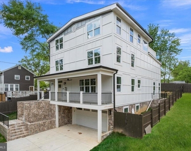 2902 Vista Street Ne - Photo Thumbnail 8