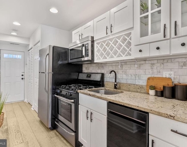 1268 16th Street Ne - Photo Thumbnail 5
