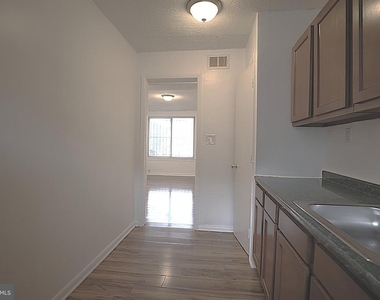4329 Halley Terrace Se - Photo Thumbnail 4
