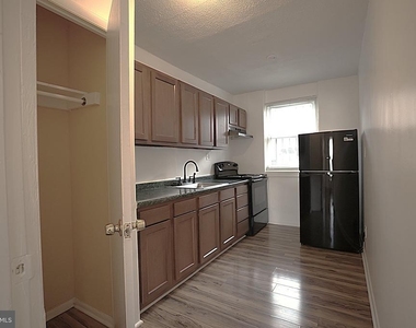4329 Halley Terrace Se - Photo Thumbnail 3