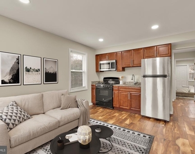 4131 Hunt Place Ne - Photo Thumbnail 2