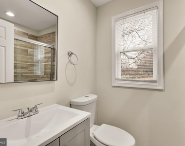 4131 Hunt Place Ne - Photo Thumbnail 6