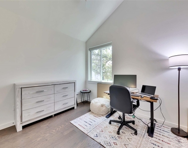 814 N Bluff Dr - Photo Thumbnail 19