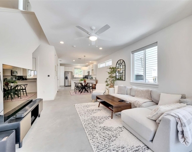 814 N Bluff Dr - Photo Thumbnail 1