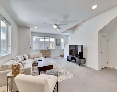814 N Bluff Dr - Photo Thumbnail 4