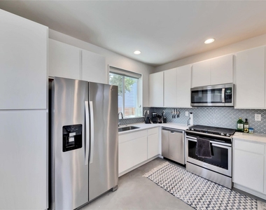 814 N Bluff Dr - Photo Thumbnail 9