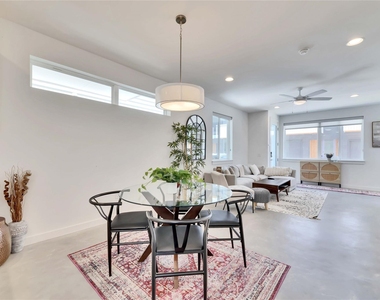 814 N Bluff Dr - Photo Thumbnail 7
