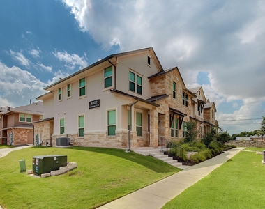 13800 Lyndhurst St - Photo Thumbnail 1