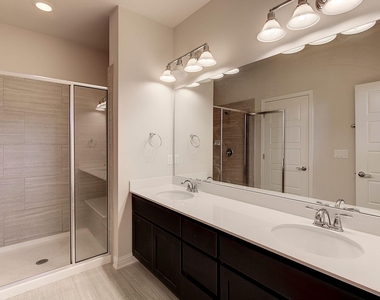 13800 Lyndhurst St - Photo Thumbnail 17