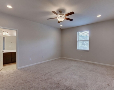 13800 Lyndhurst St - Photo Thumbnail 15