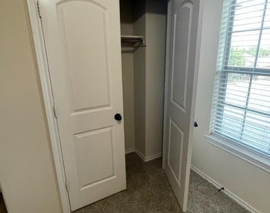 118 Creekside Villa Dr - Photo Thumbnail 11
