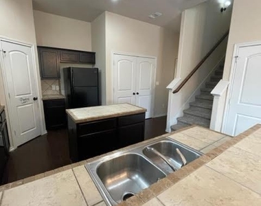 118 Creekside Villa Dr - Photo Thumbnail 2