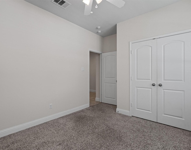 3021 Angelina Ct - Photo Thumbnail 14