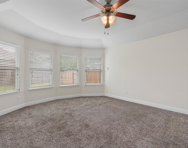 3021 Angelina Ct - Photo Thumbnail 6