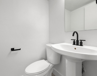 7929 Gault St - Photo Thumbnail 13