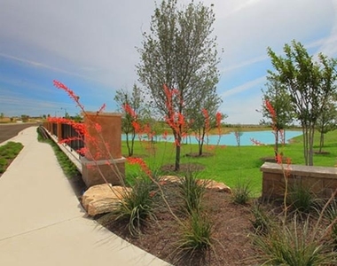 632 Pepperbark Loop - Photo Thumbnail 36