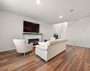632 Pepperbark Loop - Photo Thumbnail 6