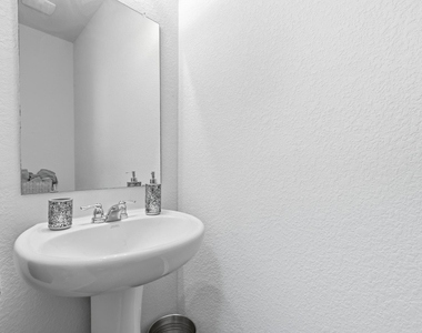 632 Pepperbark Loop - Photo Thumbnail 12