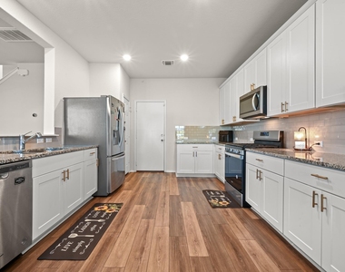 632 Pepperbark Loop - Photo Thumbnail 10