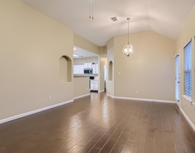 2858 Southampton Way - Photo Thumbnail 7