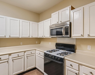 2858 Southampton Way - Photo Thumbnail 12