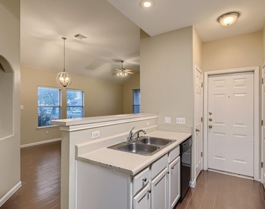 2858 Southampton Way - Photo Thumbnail 10