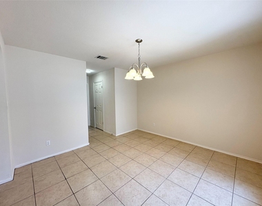 1101 Wood Creek Dr - Photo Thumbnail 6