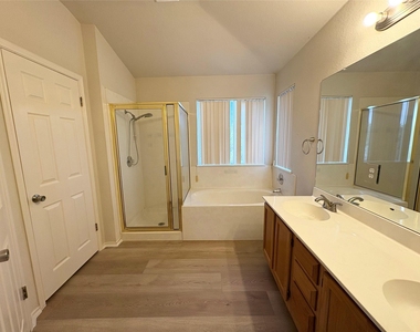 1101 Wood Creek Dr - Photo Thumbnail 30