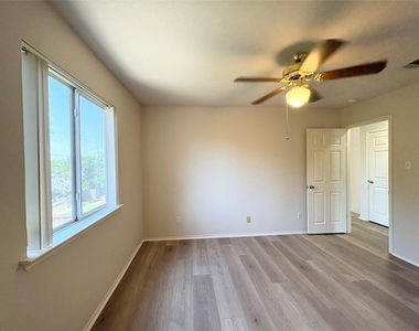1101 Wood Creek Dr - Photo Thumbnail 24