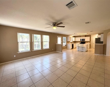 1101 Wood Creek Dr - Photo Thumbnail 14