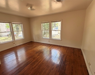 1019 Chestnut St - Photo Thumbnail 9