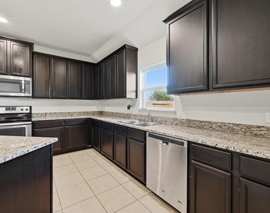1216 Violet Ln - Photo Thumbnail 5