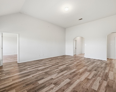 1216 Violet Ln - Photo Thumbnail 4