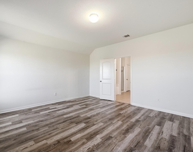 1216 Violet Ln - Photo Thumbnail 11