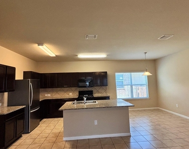 1602 Atlas Rd - Photo Thumbnail 4