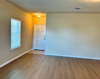 1602 Atlas Rd - Photo Thumbnail 1