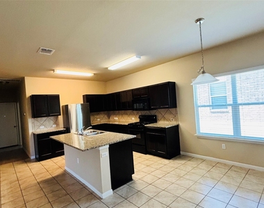 1602 Atlas Rd - Photo Thumbnail 5