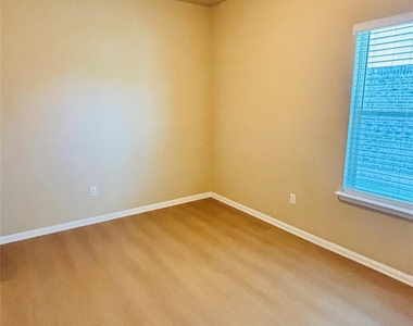 1602 Atlas Rd - Photo Thumbnail 9