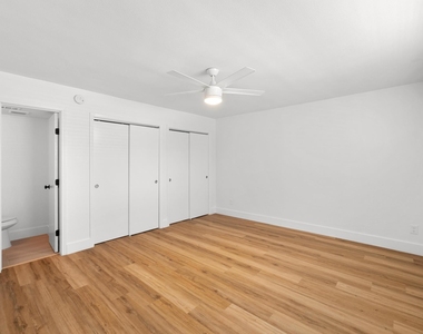 7929 Gault St - Photo Thumbnail 8