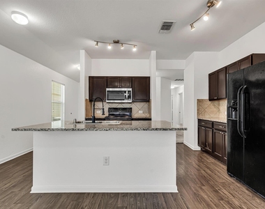12304 Jamie Dr - Photo Thumbnail 7