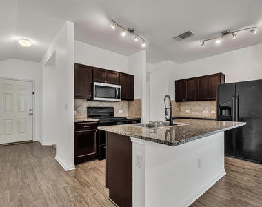 12304 Jamie Dr - Photo Thumbnail 4