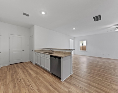 242 Myrtle Oak Dr - Photo Thumbnail 4
