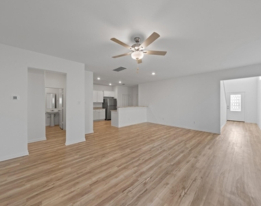 242 Myrtle Oak Dr - Photo Thumbnail 2