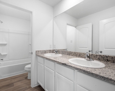 242 Myrtle Oak Dr - Photo Thumbnail 11