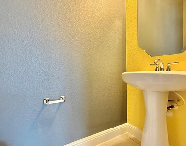 4400 Trinity Woods St - Photo Thumbnail 22