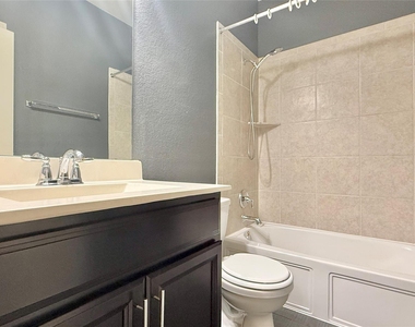 4400 Trinity Woods St - Photo Thumbnail 19
