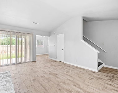 7505 Saint Amant Pl - Photo Thumbnail 4